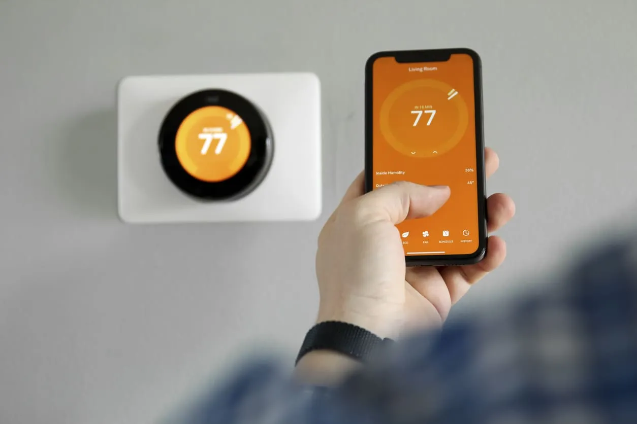 Smart Thermostat and Smartphone