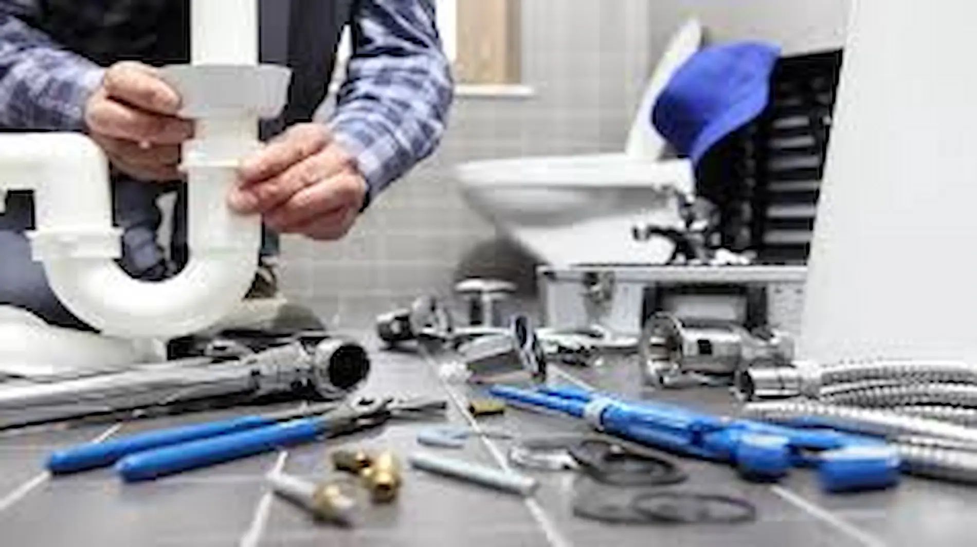 Common Signs You Need Plumbing Repair in Des Moines