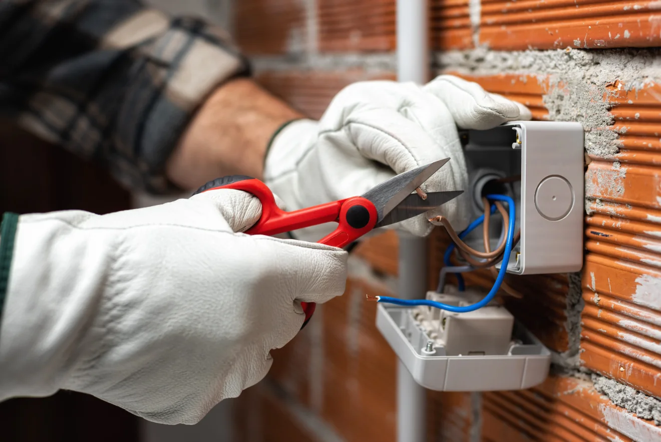 Garbage Disposal Repair in Des Moines 8 Electrical Repair1
